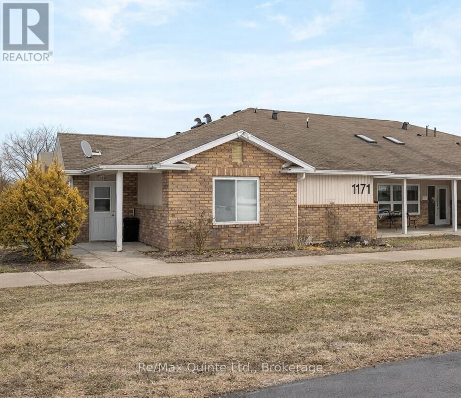 Property Photo:  1171 Millwood Avenue 4  ON K6V 7L5 