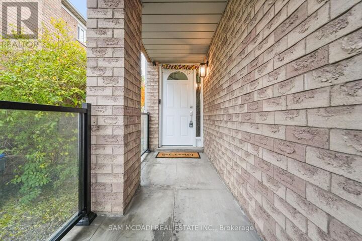 Property Photo:  2988 Gulfstream Way  ON L5N 6J8 