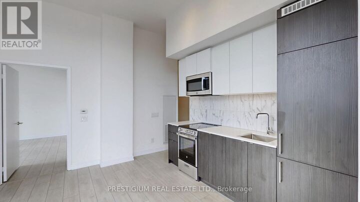 Property Photo:  500 Dupont Street 208  ON M6G 0B8 