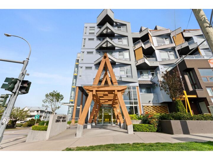 Property Photo:  32828 Landeau Place 6  BC V2S 0M4 