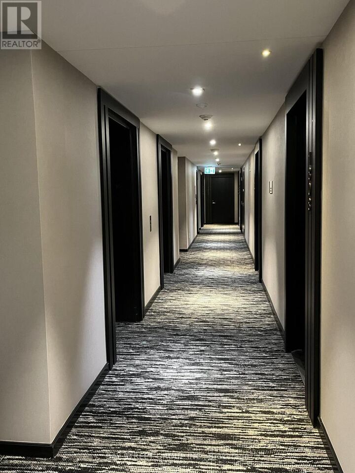 Property Photo:  18 Maitland Terrace 1811  ON M4Y 0H2 