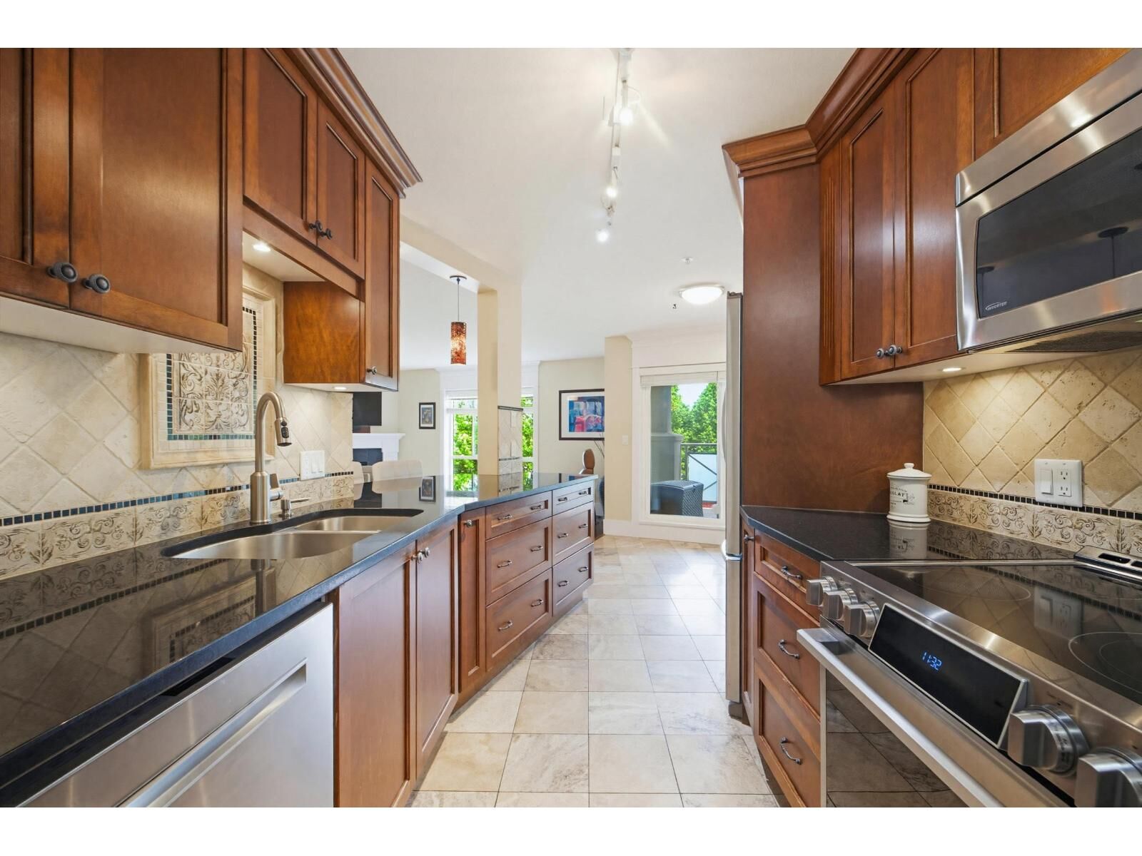 Property Photo: 15150 29A Avenue 305 BC V4P 3B1