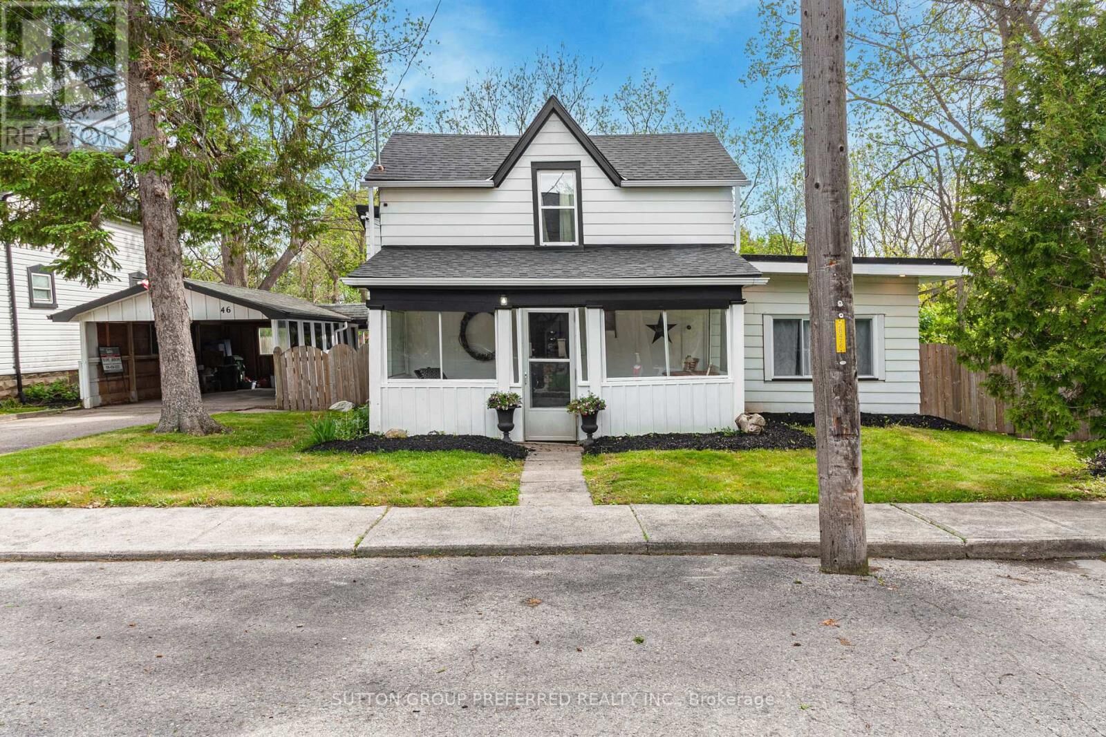 Property Photo:  46 Owaissa Street  ON N5P 1T2 