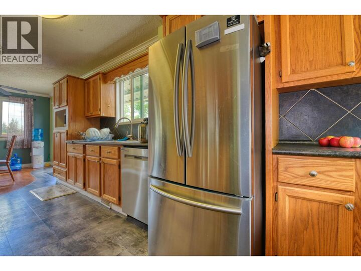 Property Photo:  1290 Twelfth Avenue  BC V2G 3X4 