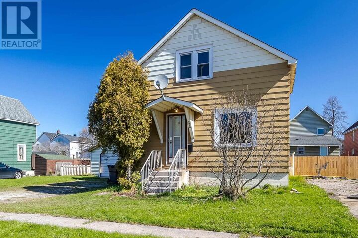 Property Photo:  634 Portage Ln  ON P6A 1K5 