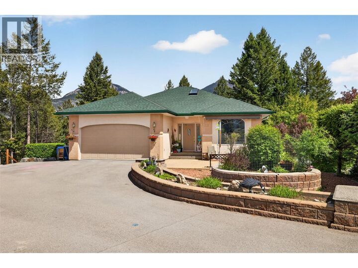 Property Photo: 27 - 640 Upper Lakeview Road BC V0A 1K3