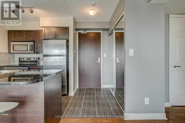 Property Photo:  208 Enfield Place 2905  ON L5B 0G8 