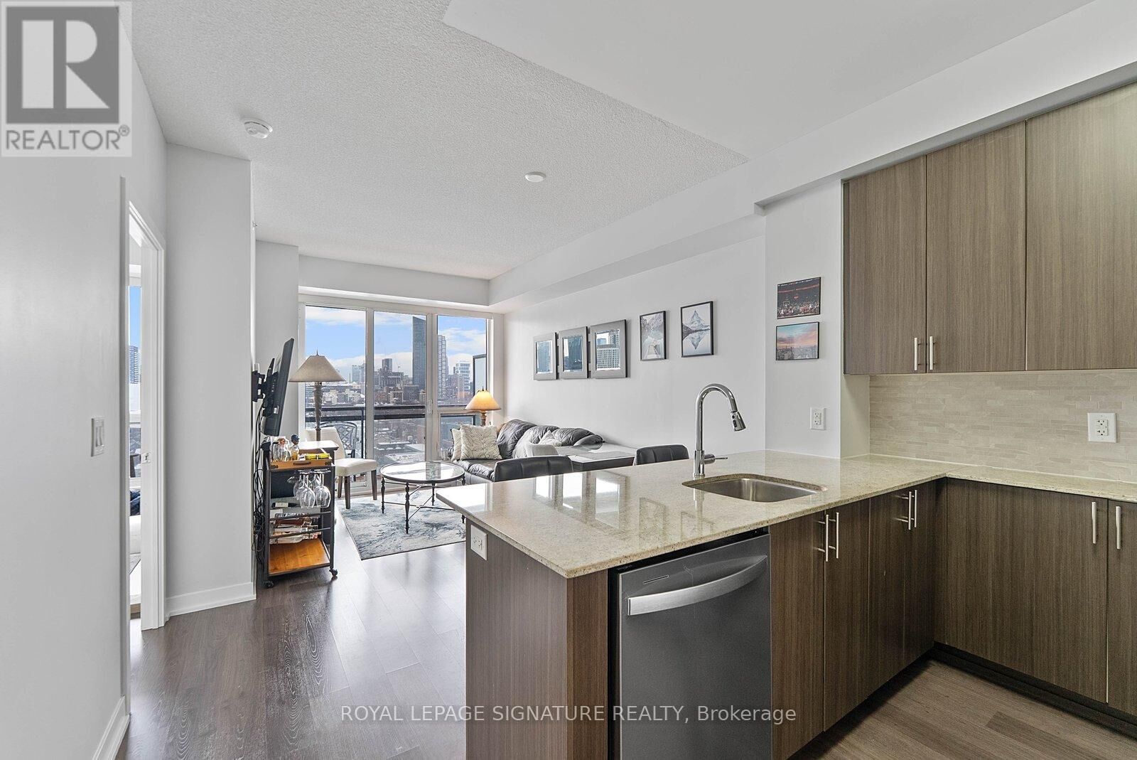 Property Photo:  225 Sackville Street 1405  ON M5A 3H1 