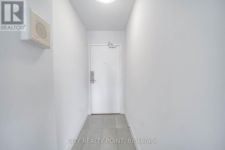 Property Photo:  33 Isabella Street 1701  ON M4Y 2P7 
