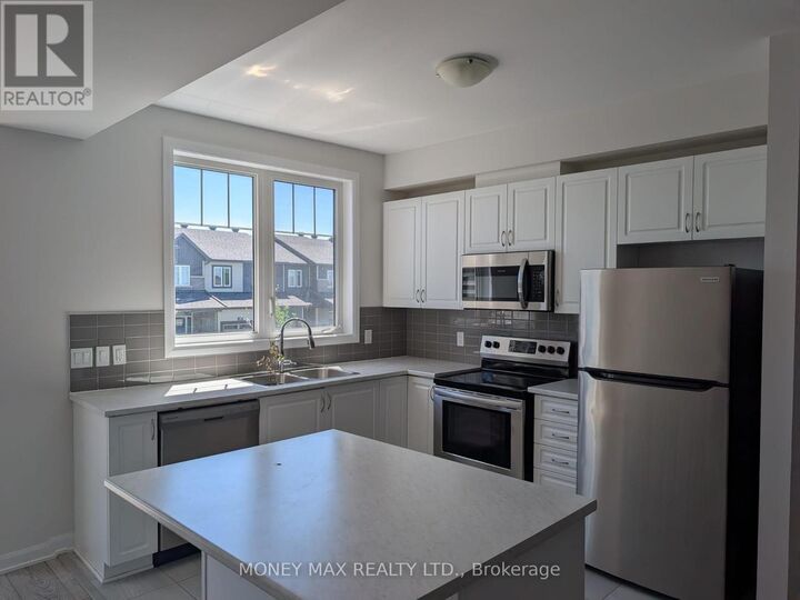 Property Photo: 56 Teelin Circle ON K2J 6T9