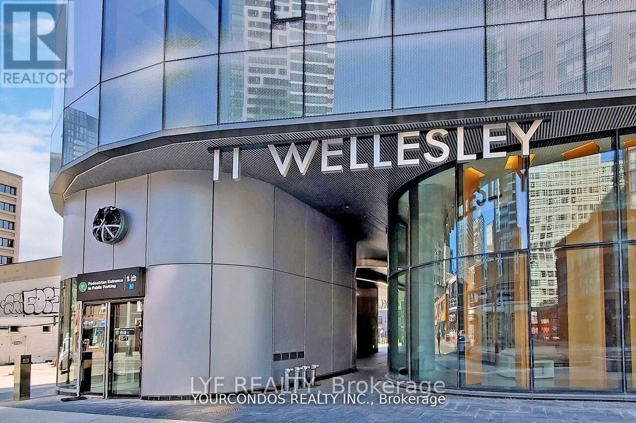 Property Photo:  11 Wellesley Street West 3103  ON M4Y 0G4 