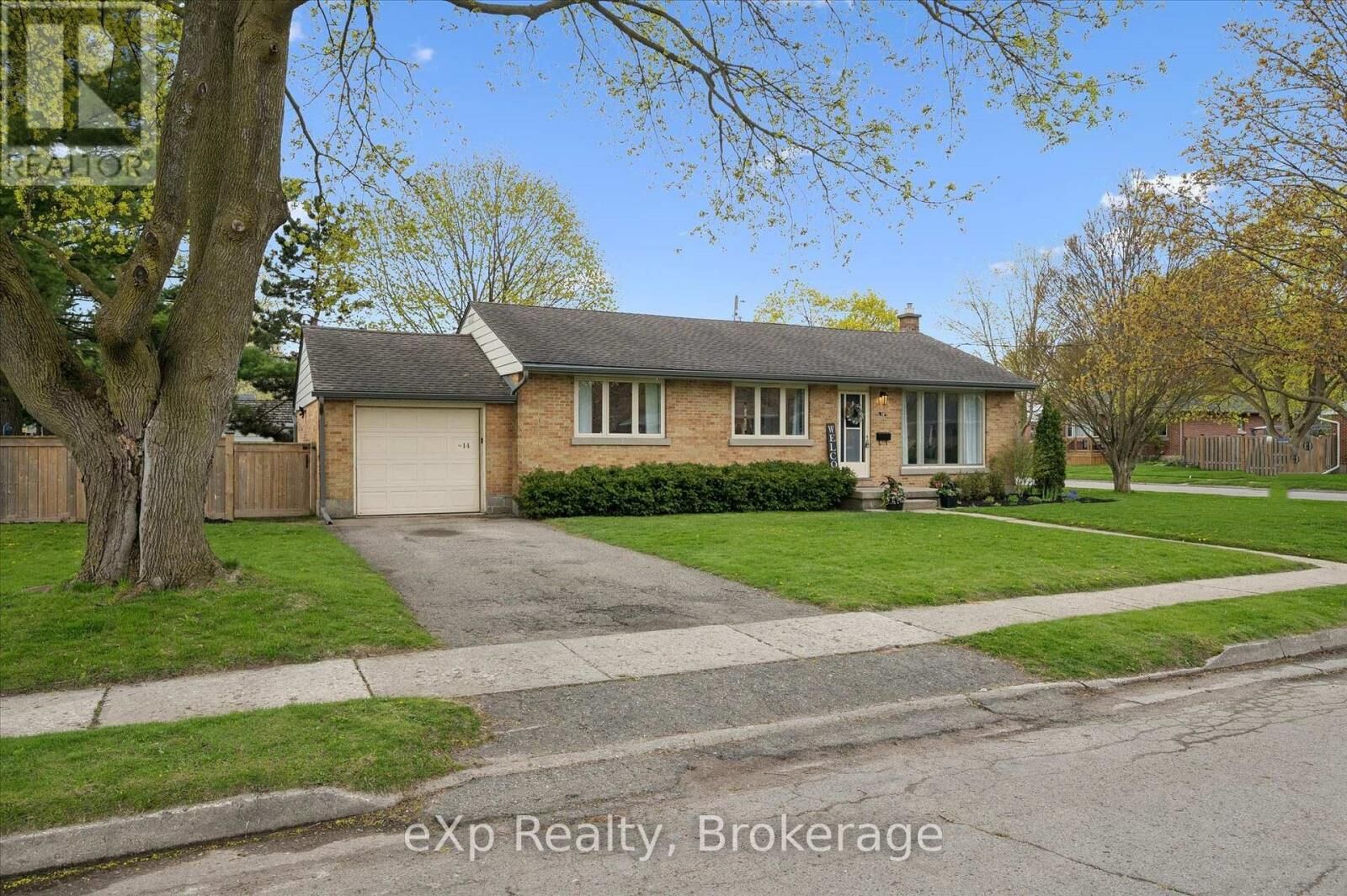 Property Photo: 14 Glenwood Avenue ON N1H 4L2