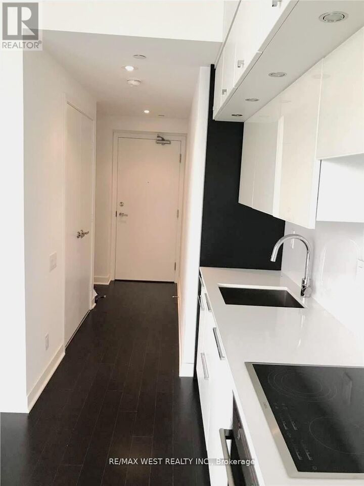 Property Photo:  15 Grenville Street 1106  ON M4Y 1A1 