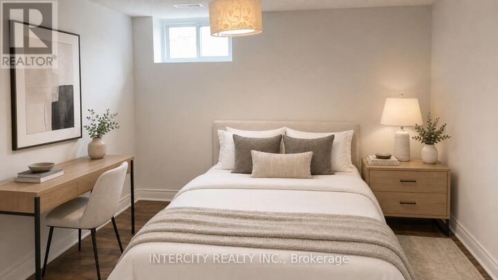 Property Photo:  183 Collings Avenue Lower  ON L3Z 1W2 