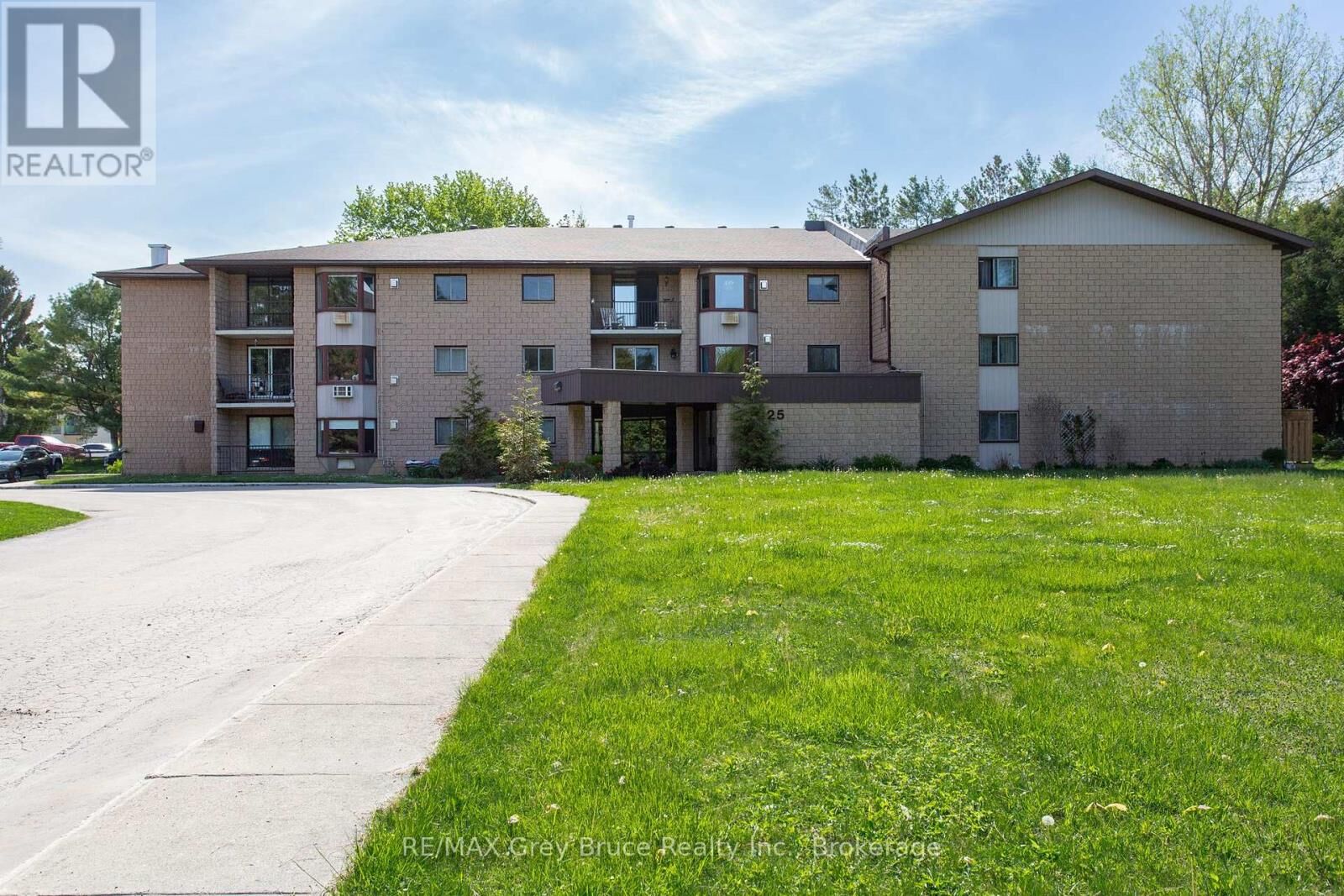 Property Photo:  125 Hinks Street 206  ON N0G 2V0 