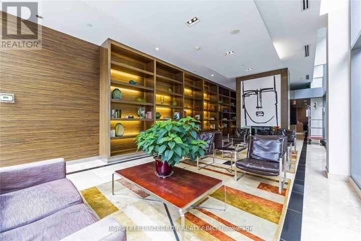 Property Photo:  37 Grosvenor Street 1110  ON M4Y 3G5 