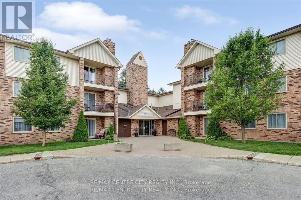 Property Photo:  440 Wellington Street 109  ON N5R 5X5 