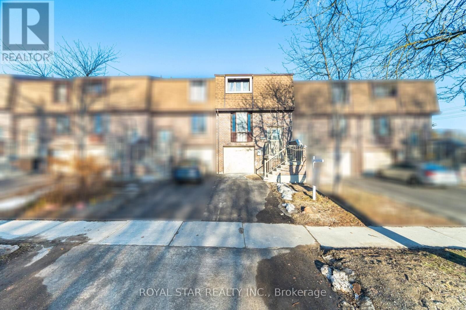 Property Photo:  11 Plaisance Road 3  ON L4C 5H1 