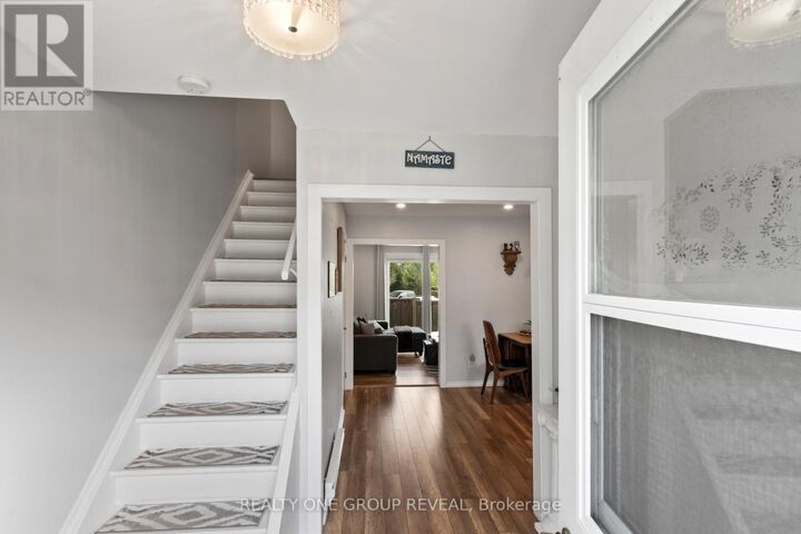 Property Photo:  47 Wellington Street C6  ON L1A 2M4 
