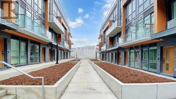 Property Photo: 75 Curlew Drive 5 ON M3A 0A9