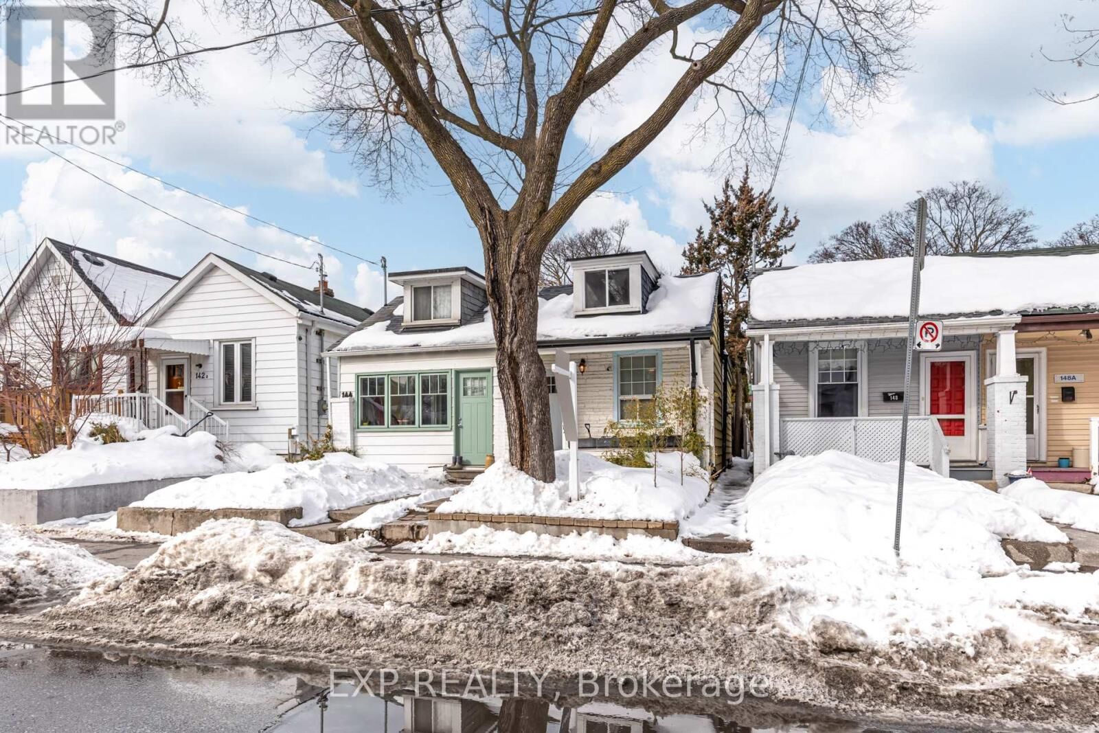 Property Photo:  146 Hanson Street  ON M4C 1A4 