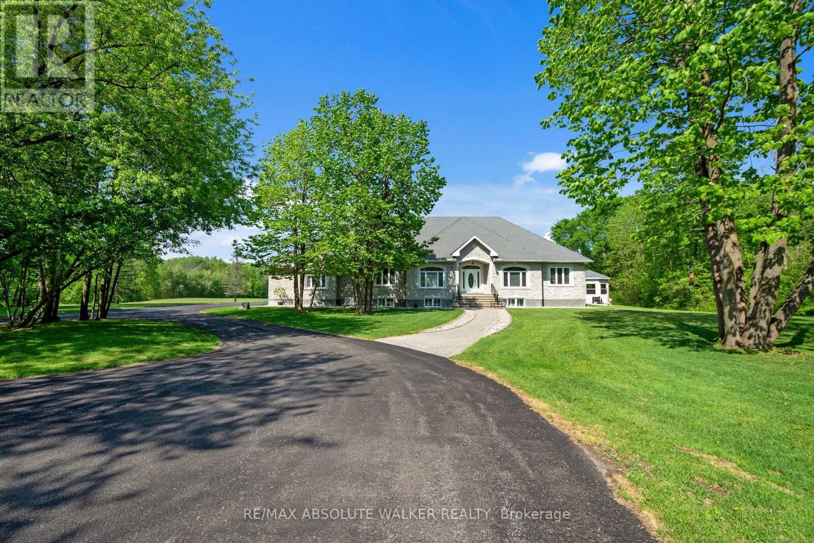 Property Photo:  2501 Kearns Way  ON K4P 1R9 