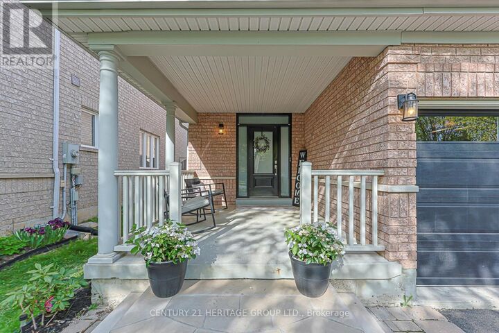 Property Photo:  996 Oaktree Crescent  ON L3X 2Z2 