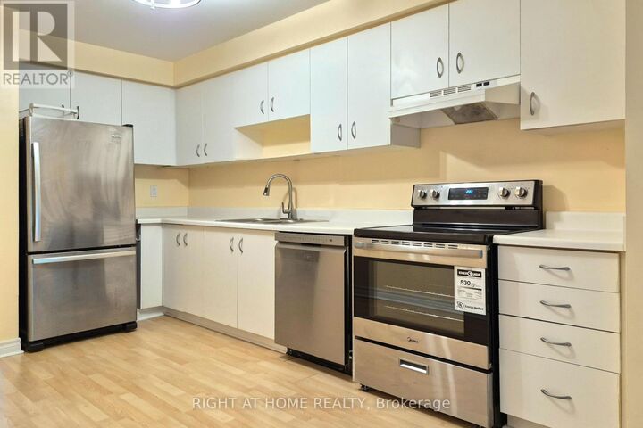 Property Photo:  14 Ritva Court  ON L4C 9R5 