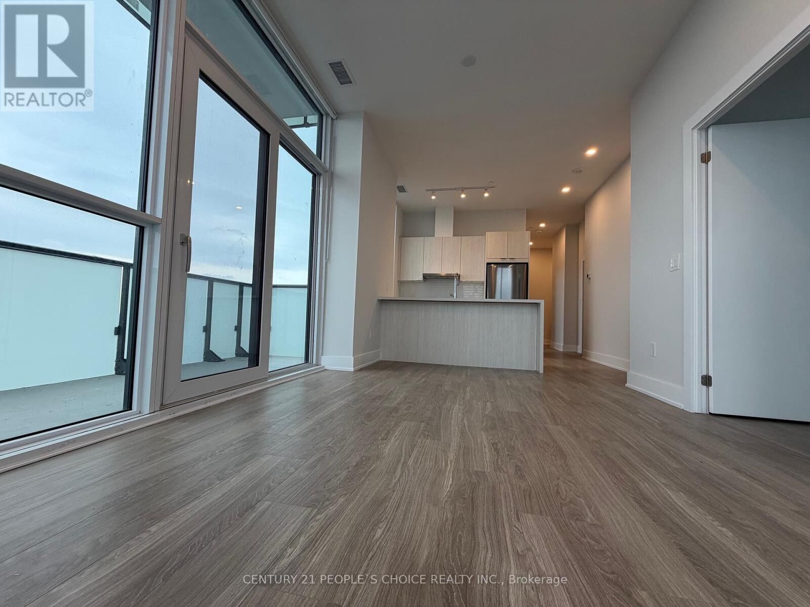 Property Photo:  430 Square One Drive Ph 05  ON L5B 0R6 