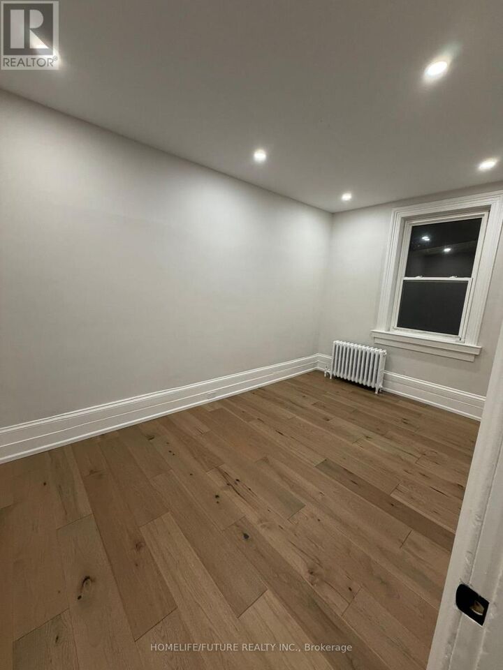 Property Photo:  234 Lakeshore Road East 1  ON L6J 1H8 