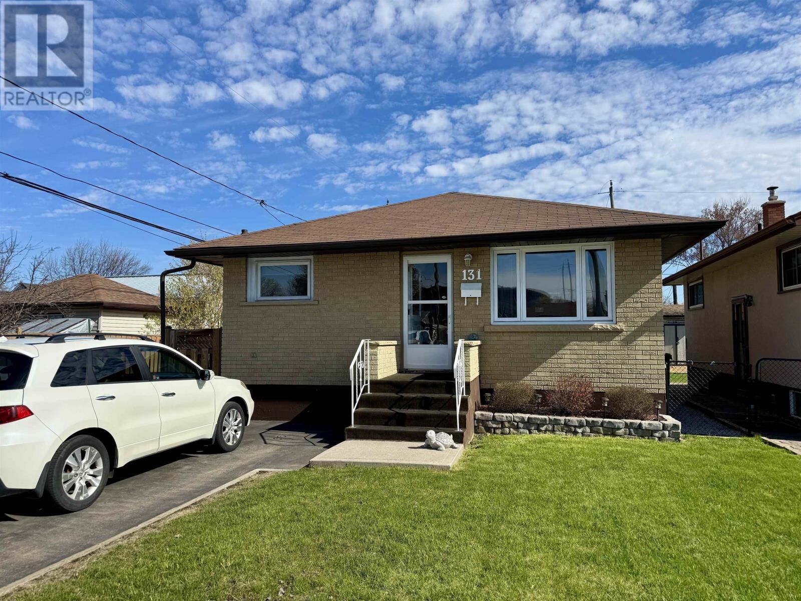 Property Photo:  131 Walsh St W  ON P7E 4W5 