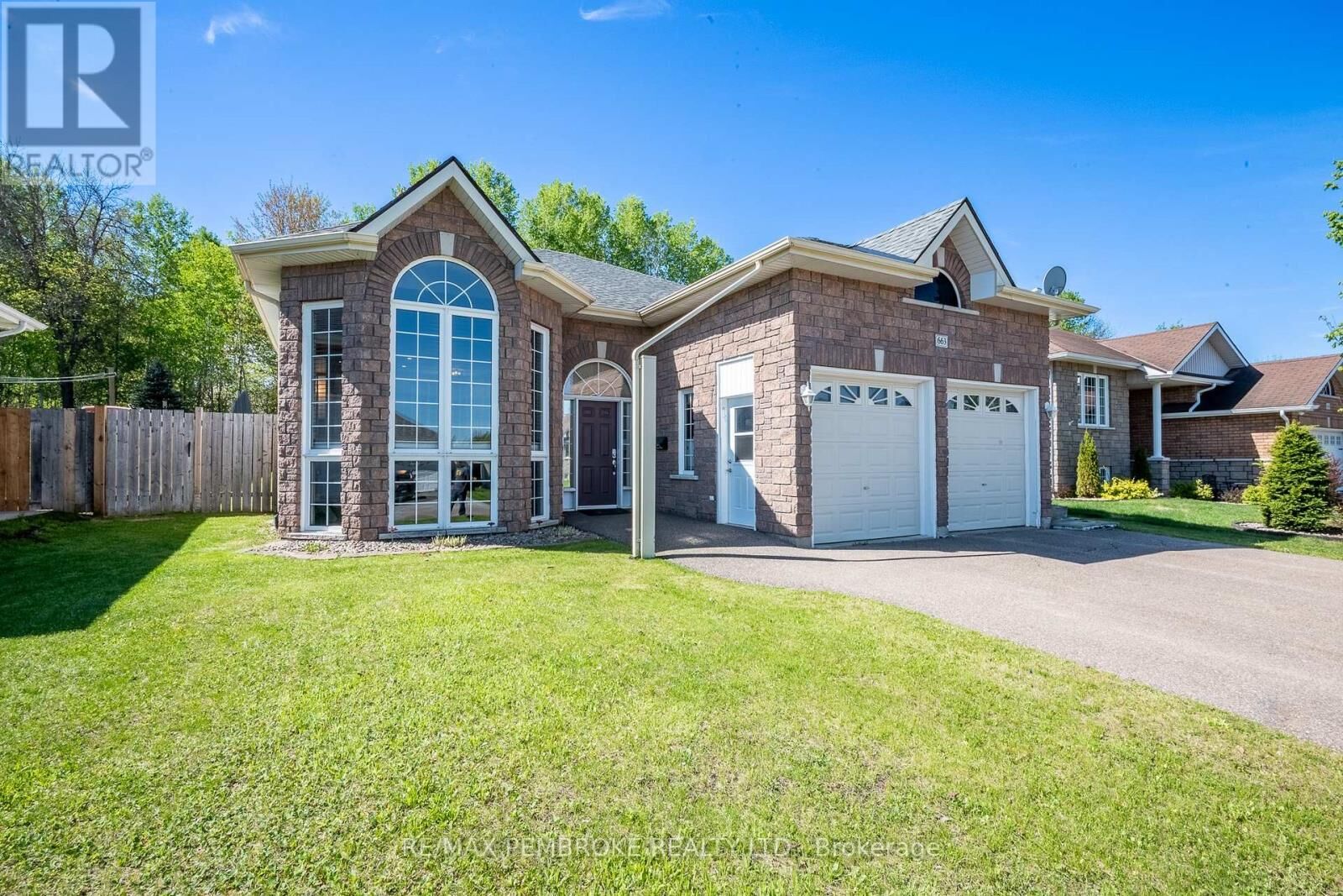 Property Photo: 663 Fairview Avenue South ON K8A 8N4
