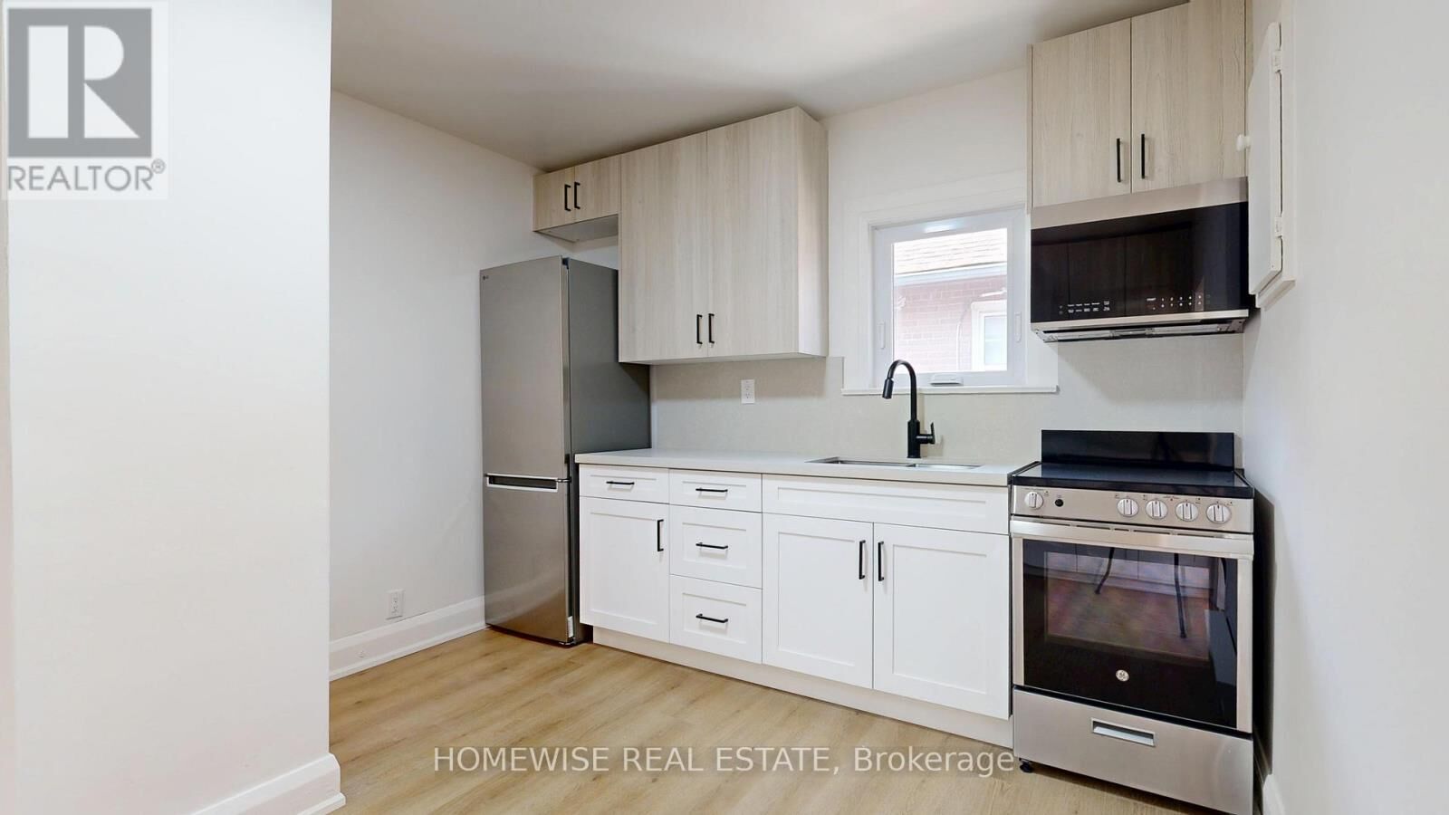 Property Photo:  1214 Avenue Road 2  ON M5N 2G4 