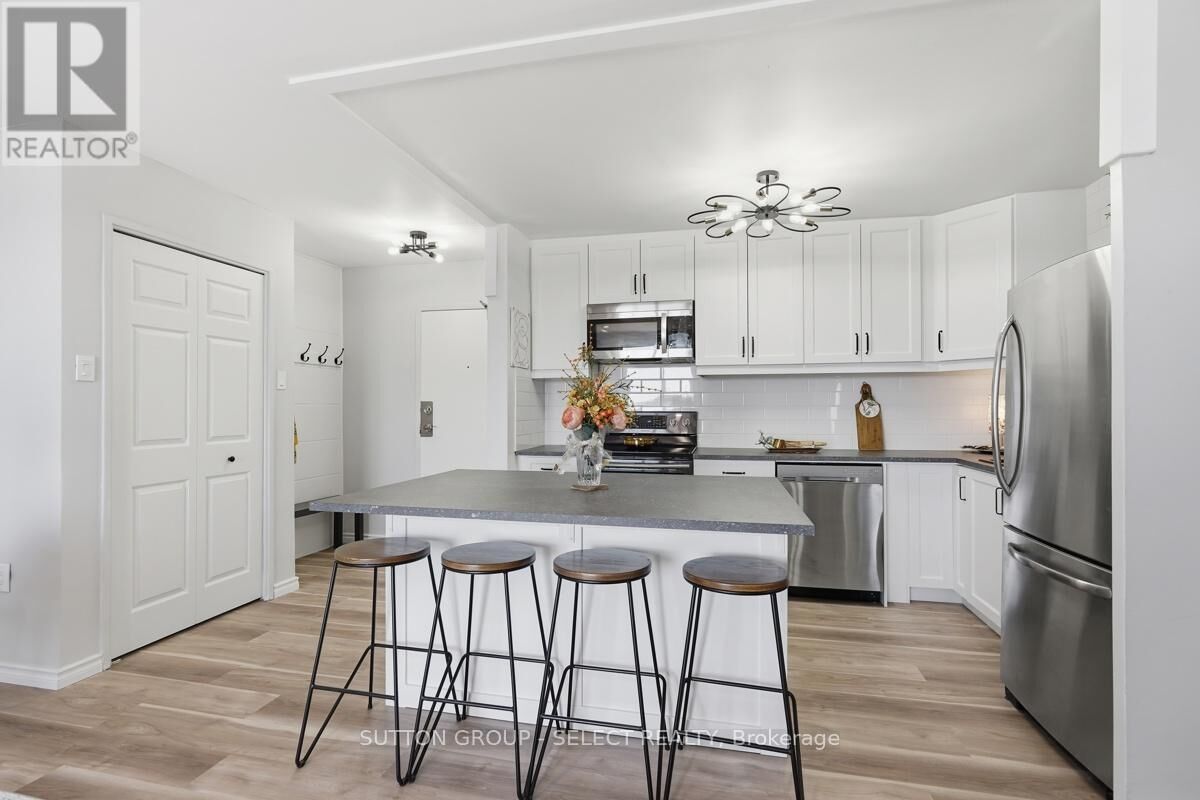 Property Photo: 583 Mornington Ave Avenue 808 ON N5Y 3E9