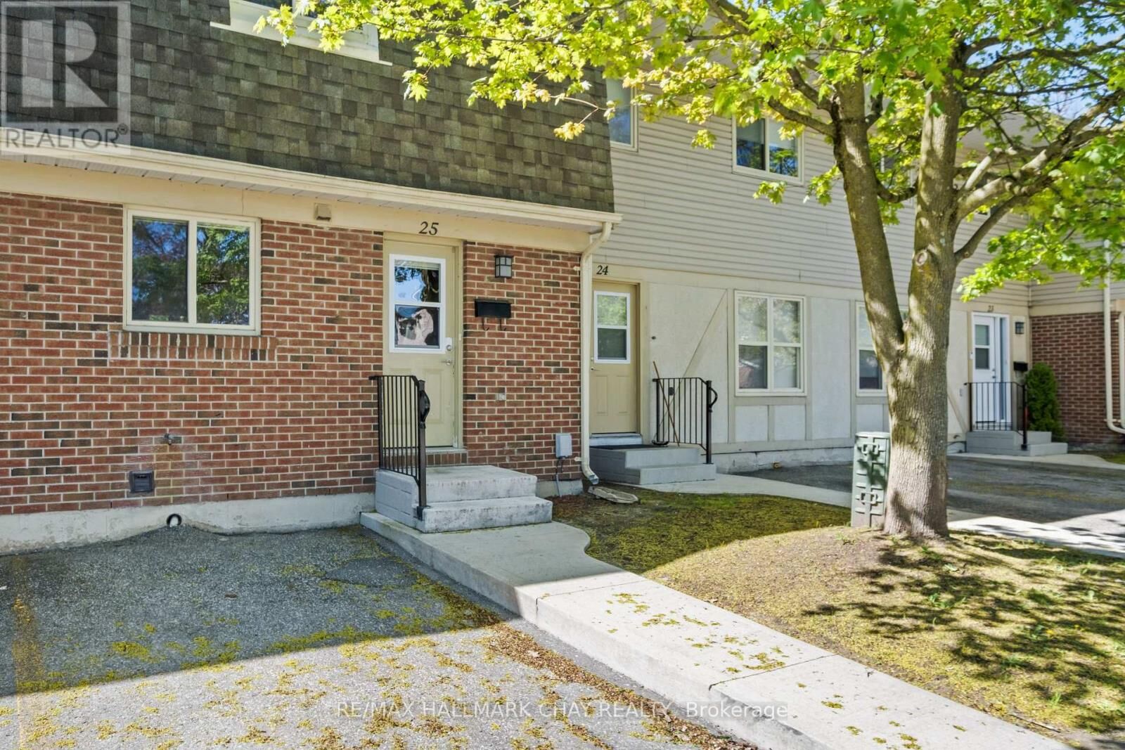 Property Photo: 177 Bayview Drive 25 ON L4N 4Y6