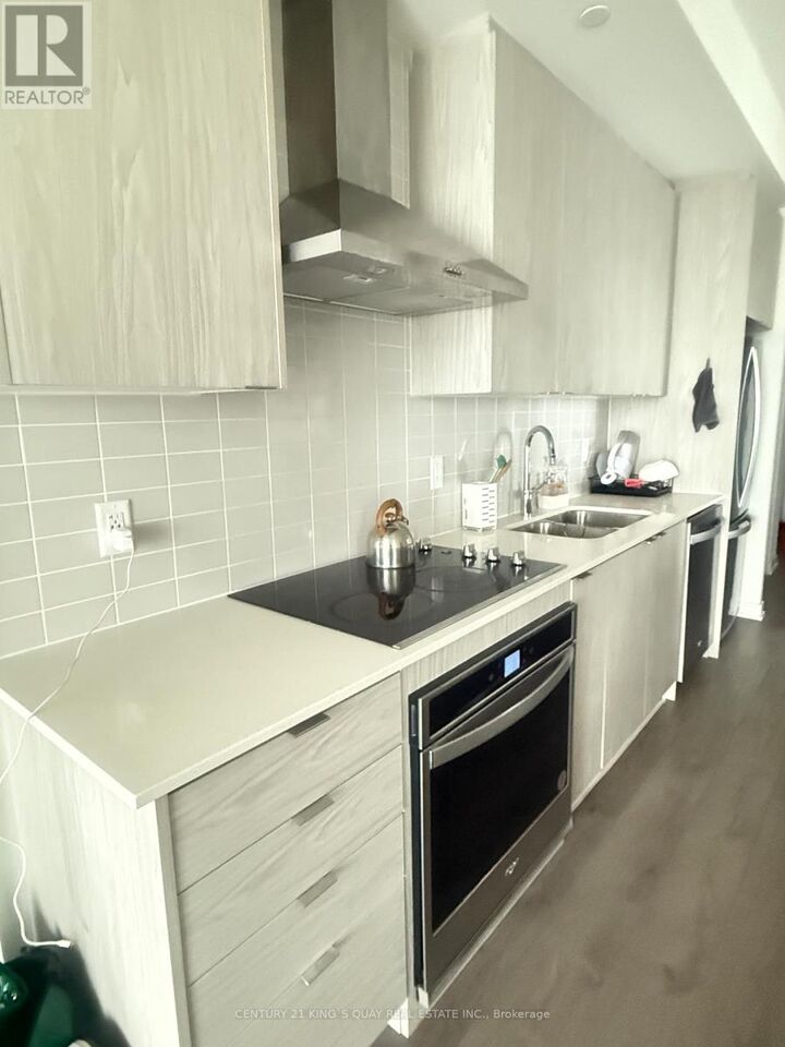 Property Photo:  55 Duke Street West 1703  ON N2G 1A6 
