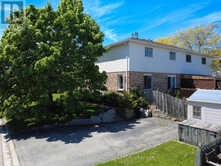 Property Photo: 105 Summers Drive ON L2V 5A1