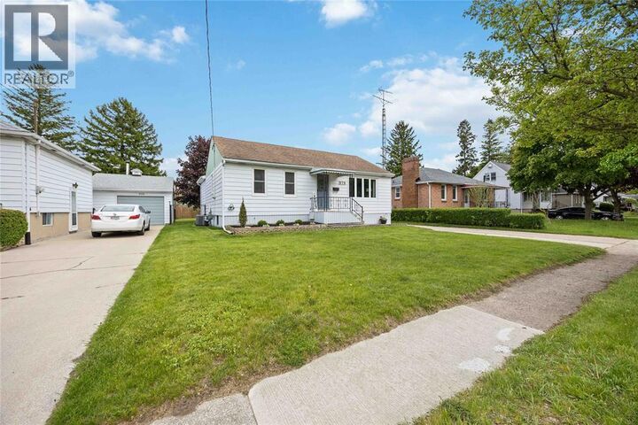 Property Photo:  970 Grandview Avenue  ON N7S 4B9 