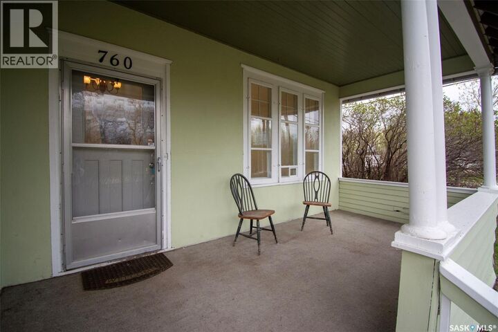 Property Photo:  760 James Street N  SK S0G 3C0 