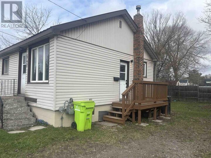 Property Photo: 542 Wallace Ter ON P6C 1L8