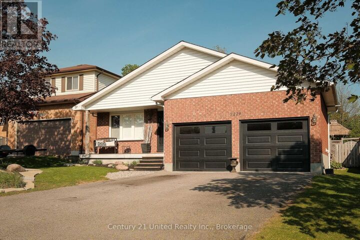Property Photo:  2229 Lorraine Drive  ON K9L 1Y6 