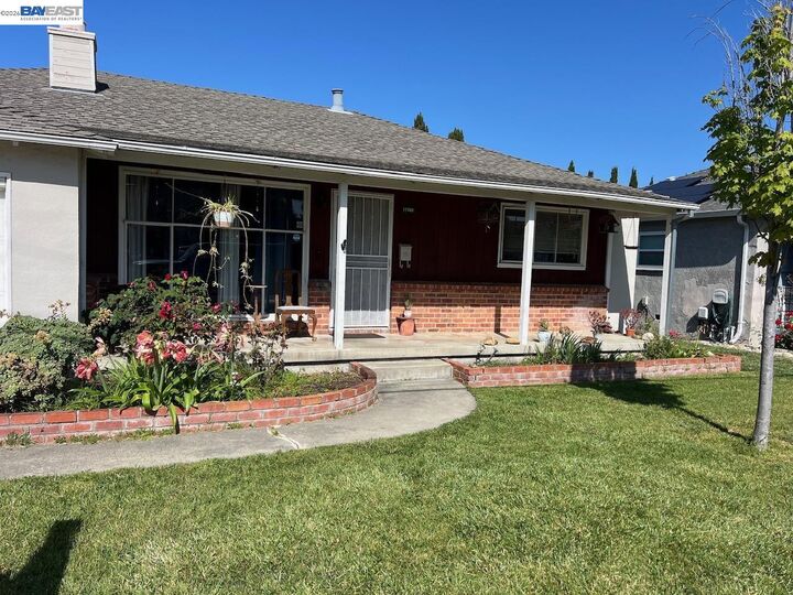 Property Photo:  17359 Via Del Rey  CA 94580 