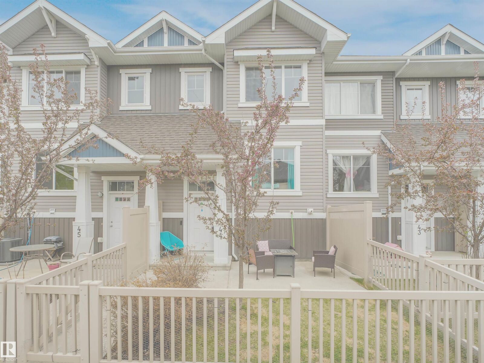 Property Photo:  1140 Chappelle Boulevard SW 44  AB T6W 2Z3 