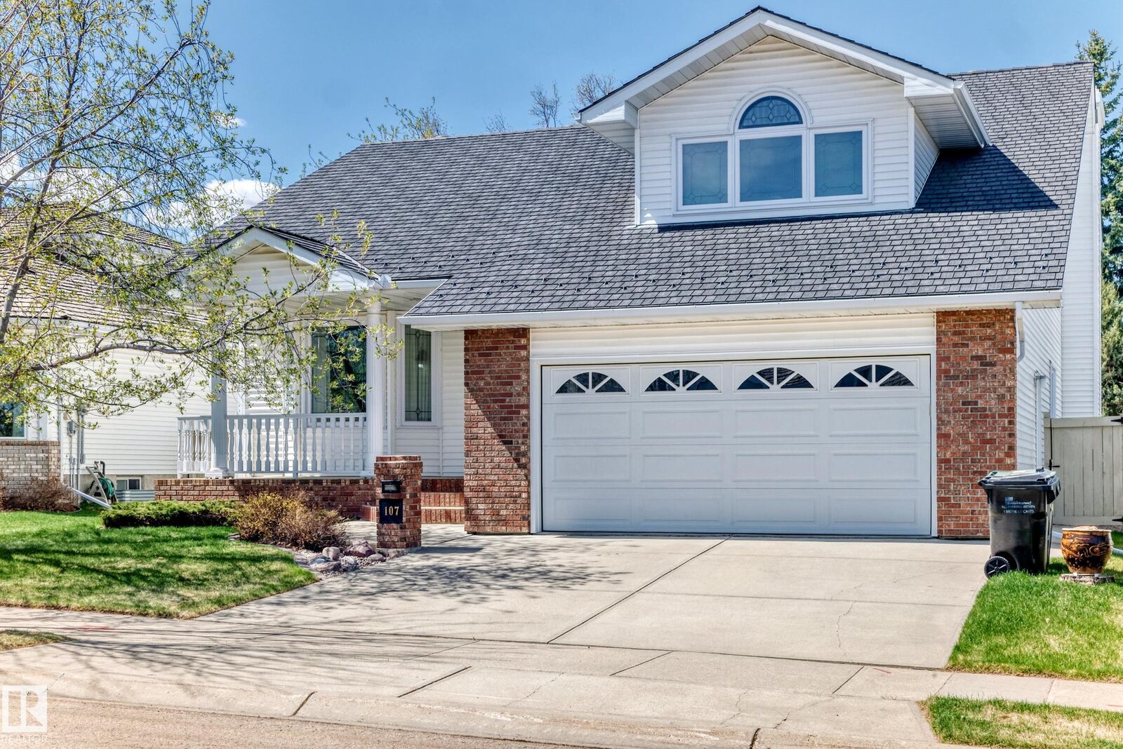 Property Photo:  107 Ridgemont Crescent  AB T8A 5N4 