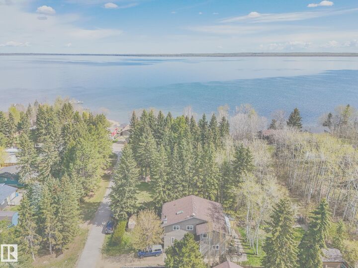 Property Photo: 517 5th Street AB T0C 2V0