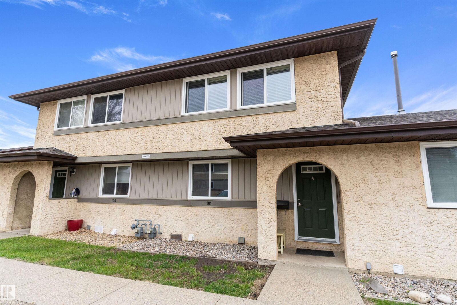 Property Photo:  8930 99 Avenue 101  AB T8L 3L1 