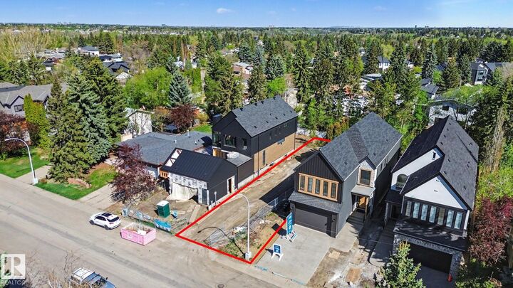 Property Photo:  12416 39 Avenue NW  AB T6J 0N2 