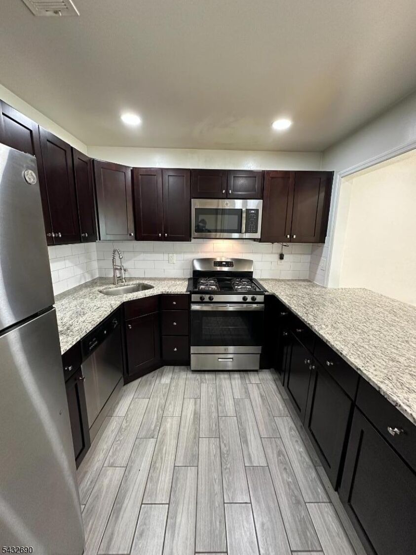 Property Photo:  3406 Hana Rd  NJ 08817 