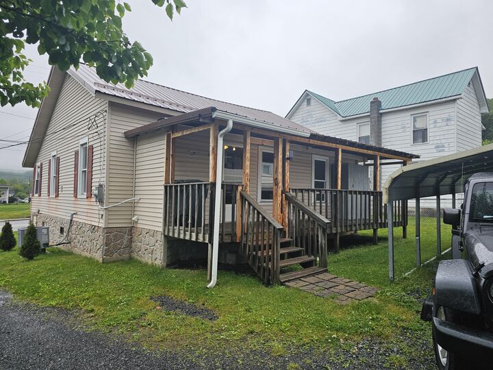 Property Photo: 430 Greenbrier Ave WV 25962