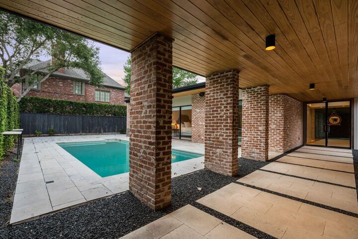 Property Photo:  7614 River Point Drive  TX 77063 